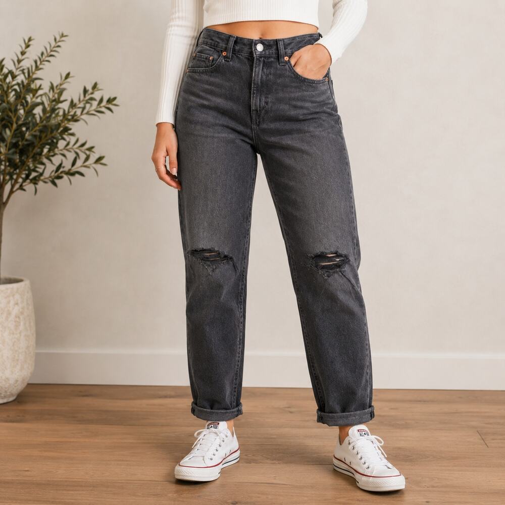 American Eagle Women 4 Strigid High Rise Mom Jeans Black Distressed Ripped 27x28